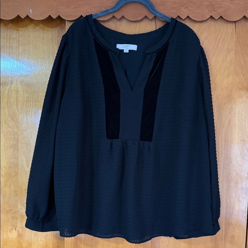 LOFT Black V-Neck Long Sleeve Textured Blouse